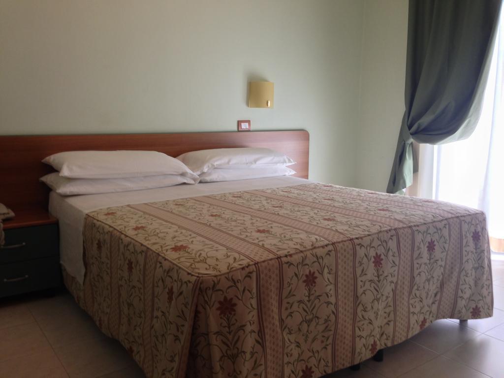 La Perla B&B Hotel Roseto Degli Abruzzi Eksteriør bilde