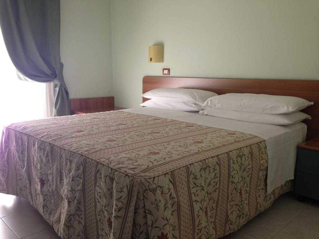 La Perla B&B Hotel Roseto Degli Abruzzi Eksteriør bilde