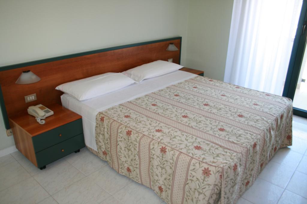 La Perla B&B Hotel Roseto Degli Abruzzi Eksteriør bilde