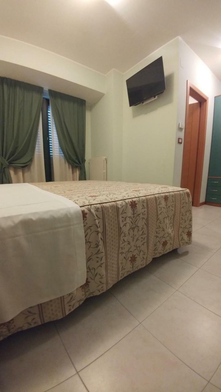 La Perla B&B Hotel Roseto Degli Abruzzi Eksteriør bilde